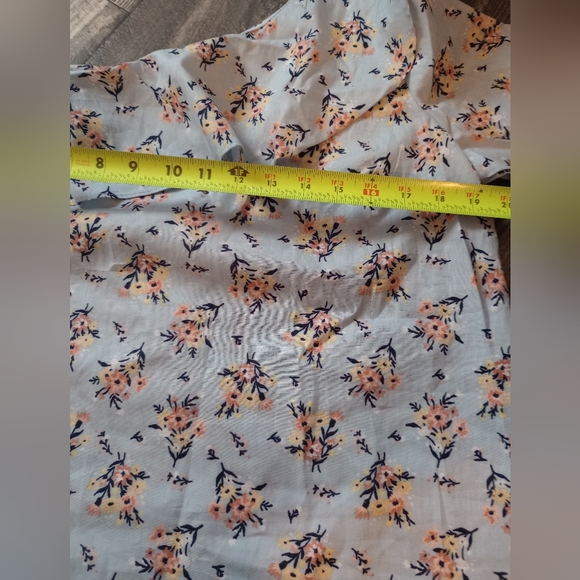 No Comment NWT Women's Large One Shoulder Floral Blouse - Picture 3 of 8